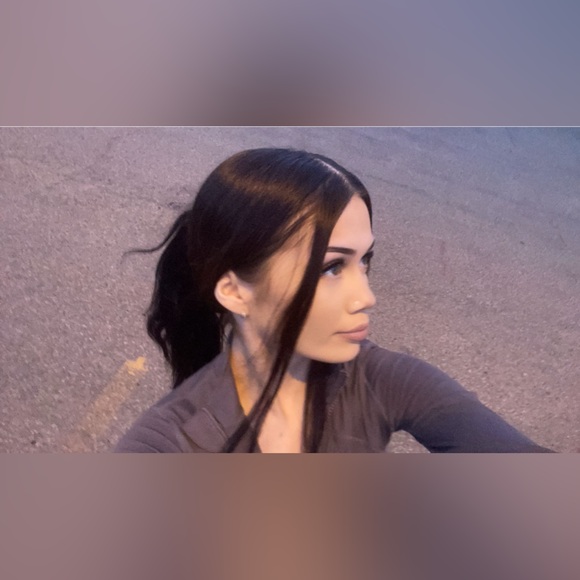 Meet your Posher, Nessa - Picture 2 of 2